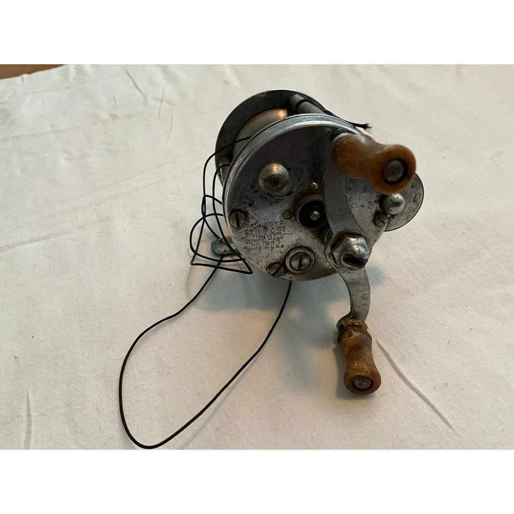 Vintage Fishing Reel Pflueger Skilkast No. 1953 Made in U.S.A.